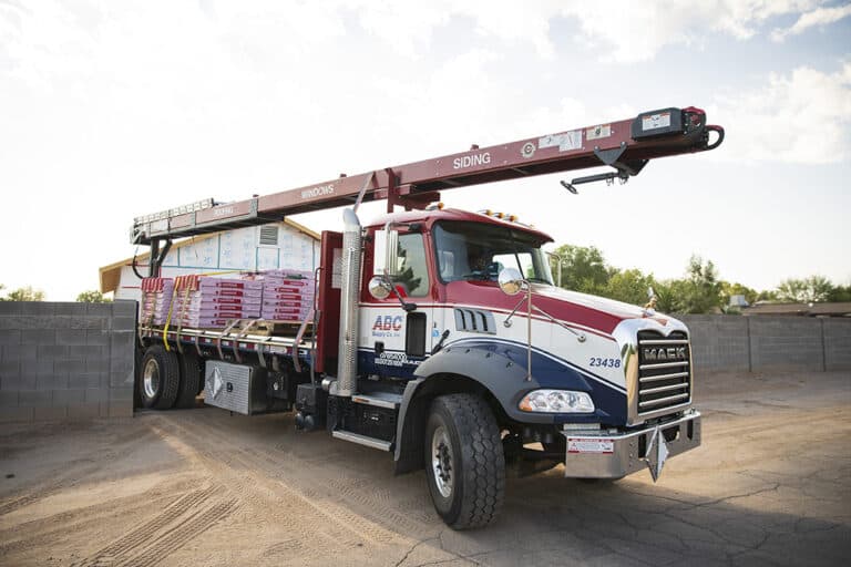 Camión transportador de doble eje auxiliar con plataforma de 36’